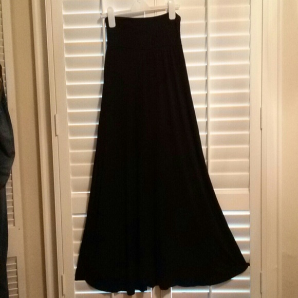 NWOT Bobeau black maxi skirt