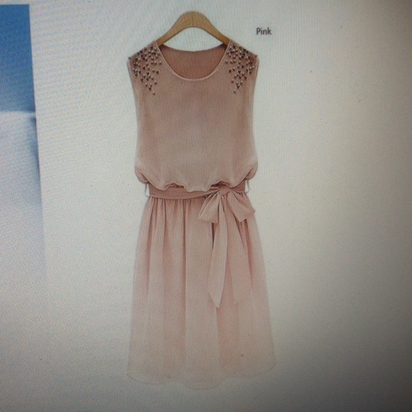 Beautiful dress - Picture 2 of 4