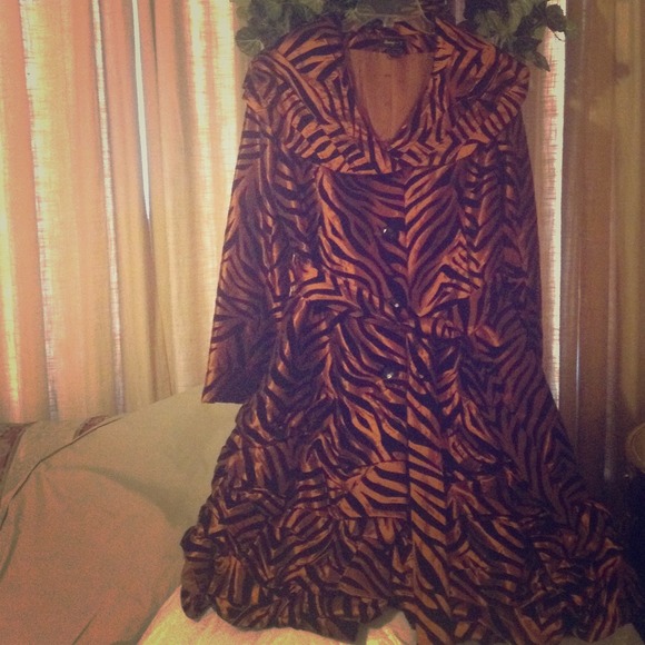 Super-fab animal print dress-coat!