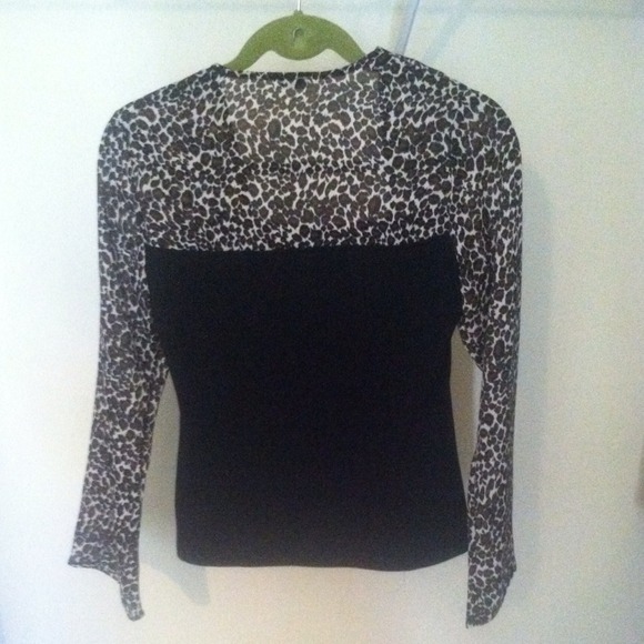 Leopard Print Top - Picture 2 of 3