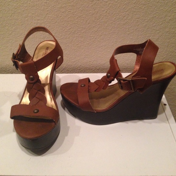 Tan wedges