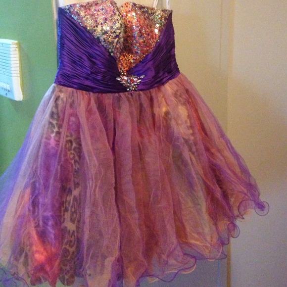 Dresses & Skirts - Dress