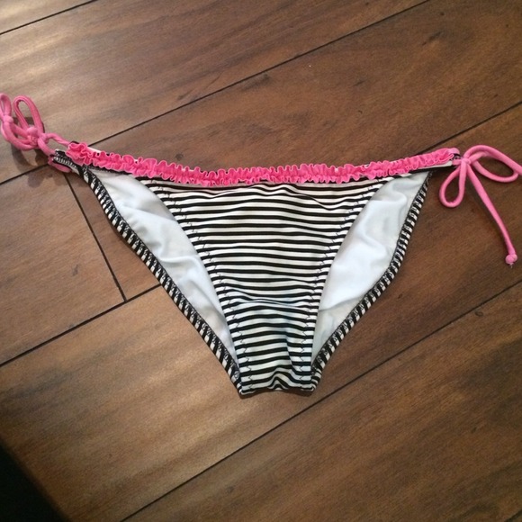 Super cute stripped scrunchy bottoms
