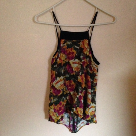 Floral Top w/ front zipper detail - Picture 2 of 3