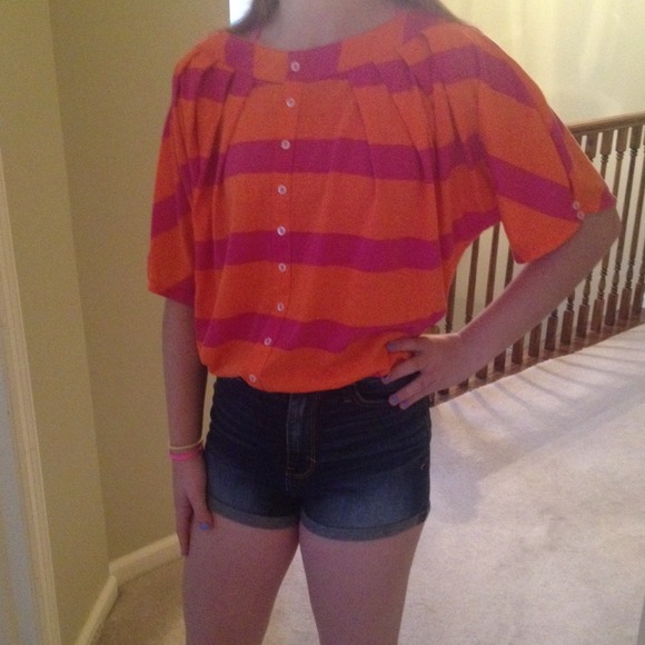 Cropped orange and pink stripped top💕💕