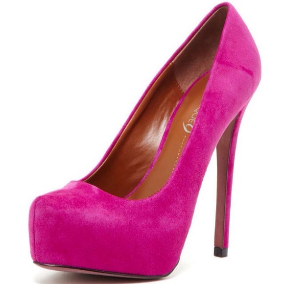 Boutique 9 Pink Pumps