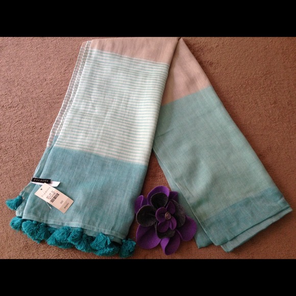 Gorgeous Talbots scarf.  Brand new never worn. - Picture 1 of 2