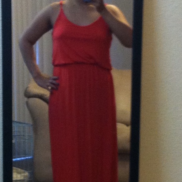 🚫SOLD🚫Coral Maxi Dress - Picture 3 of 4