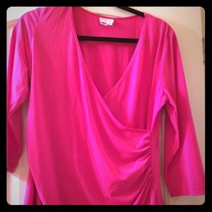 ❎Sold in bundle❎Hot pink MATERNITY wrap shirt