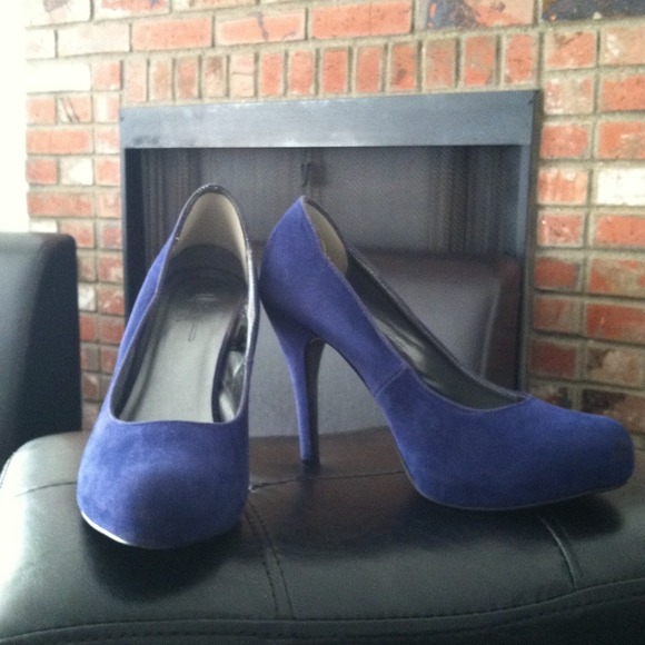 Bundle deal! Pumps, wedges, wallet, earrings/sash!