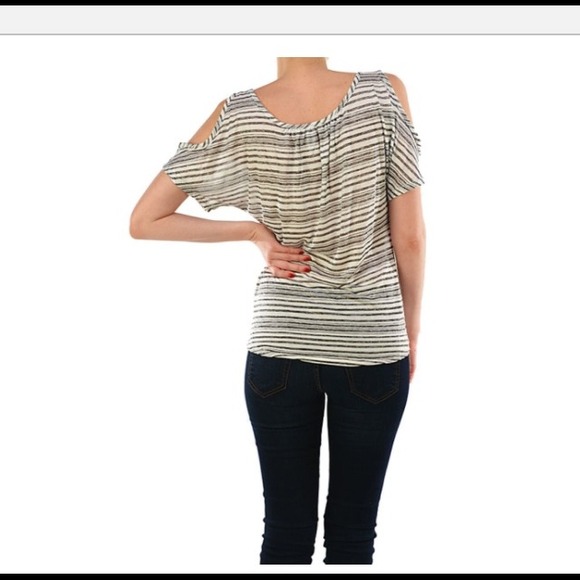 B1GO 50% 💜Spring💜 Hot Selling Open Shoulder Top - Picture 3 of 3