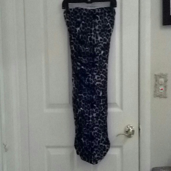 Dress - Picture 1 of 4