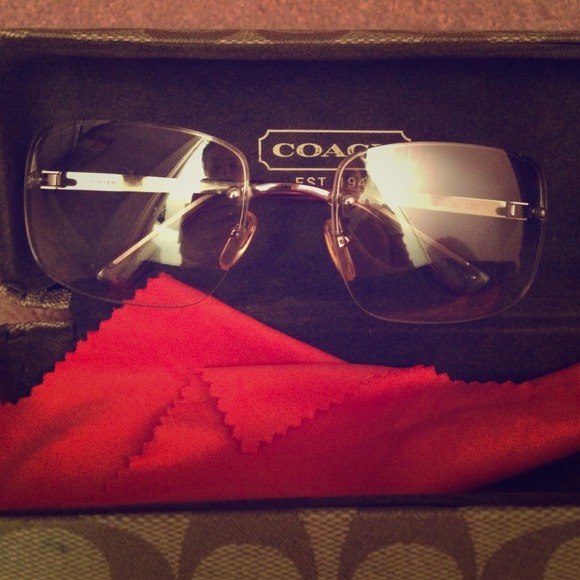 Lightly worn coach AUTHENTIC sunglasses