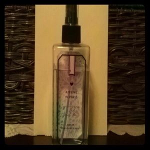 Victoria's Secret Perfume. Kissing in Paris