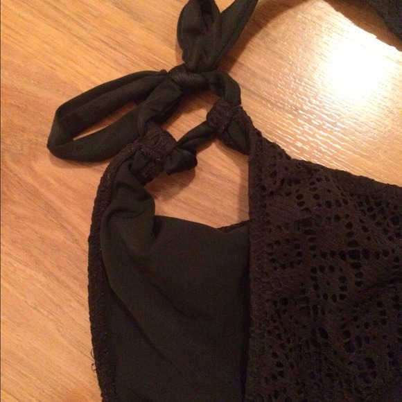 Black Victoria Secret bikini - Picture 3 of 4