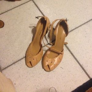 Gianni Bini leather heels