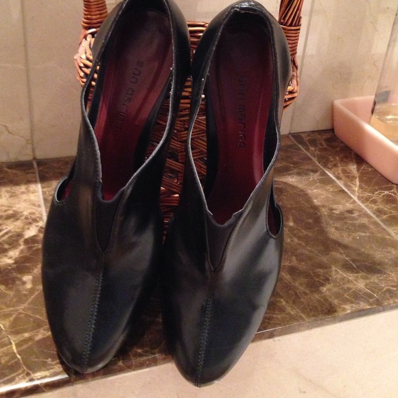 High heels - Picture 2 of 2