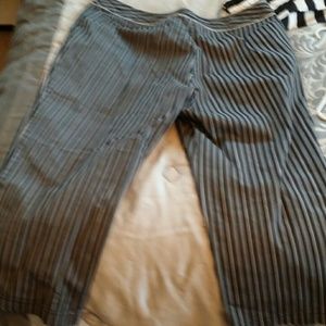 Capri pant venezia black and white pin striped