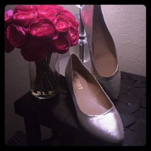 NWOT- Report Ballet Flats from Nordstroms size 12