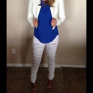 Sale!! 24 ️white destroyed jeans