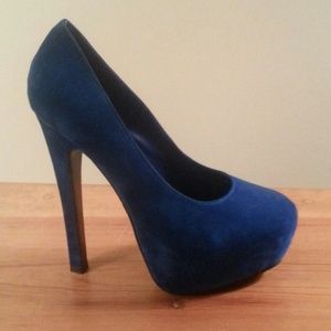 ★BRAND NEW★ Never been worn heels!