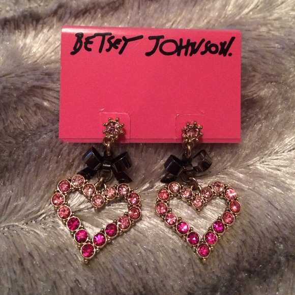 NWT Betsey Johnson Heart Earrings