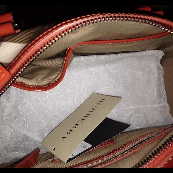 🌟SOLD🌟 Authentic Burberry Set - Picture 2 of 3