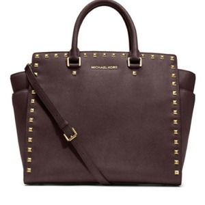 SOLD 🚫BRAND NEW MK studded Selma !