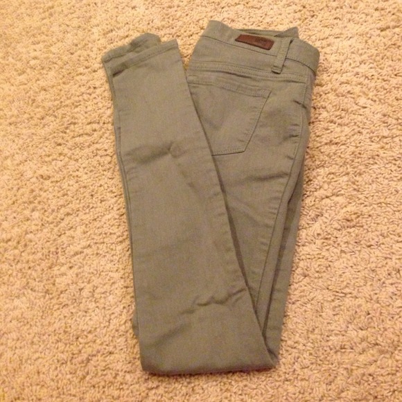 ✨Olive green jegging pants