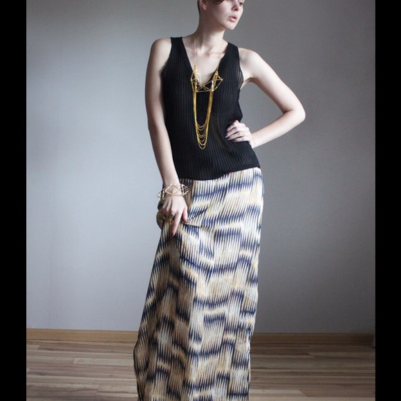 Striped Maxi skirt with long side slips. Gorgeous - Picture 4 of 4