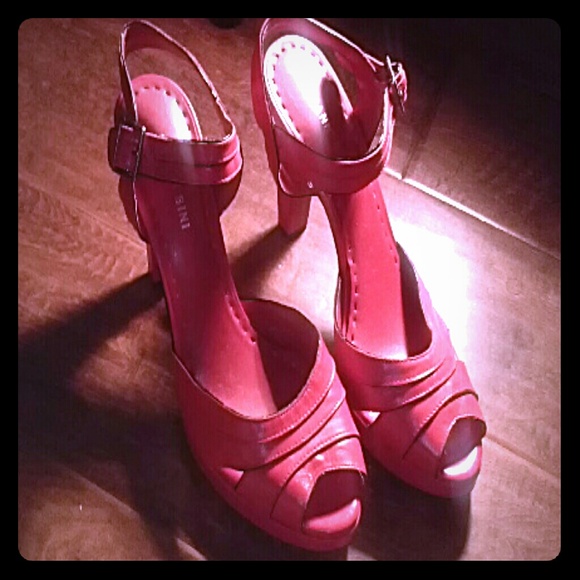 Gianni Bini Red Open Toed Straps