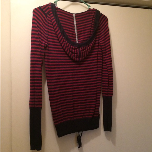 Red and blue strip sweater shirt - Picture 2 of 3