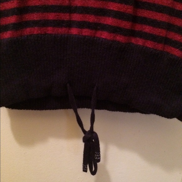 Red and blue strip sweater shirt - Picture 3 of 3