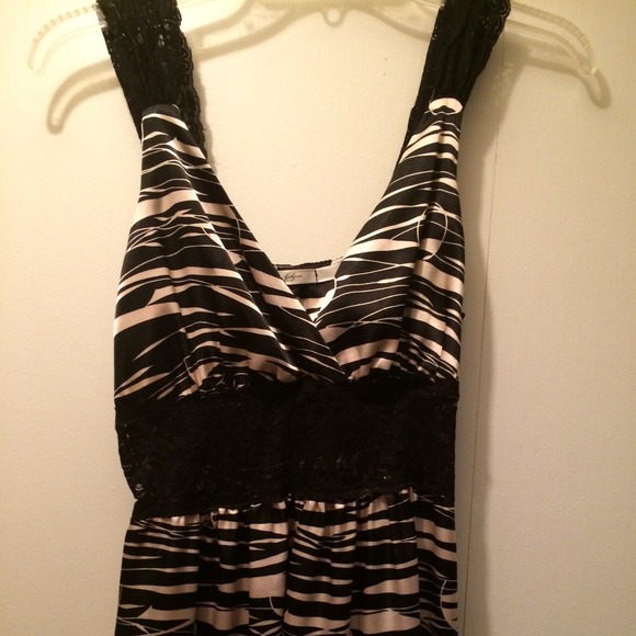 Printed and lace triangle tank - Picture 1 of 4