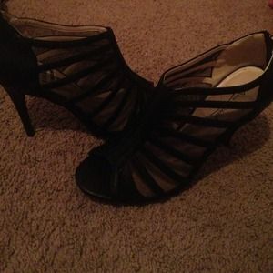A pair of Anne Michelle size 10 high heels
