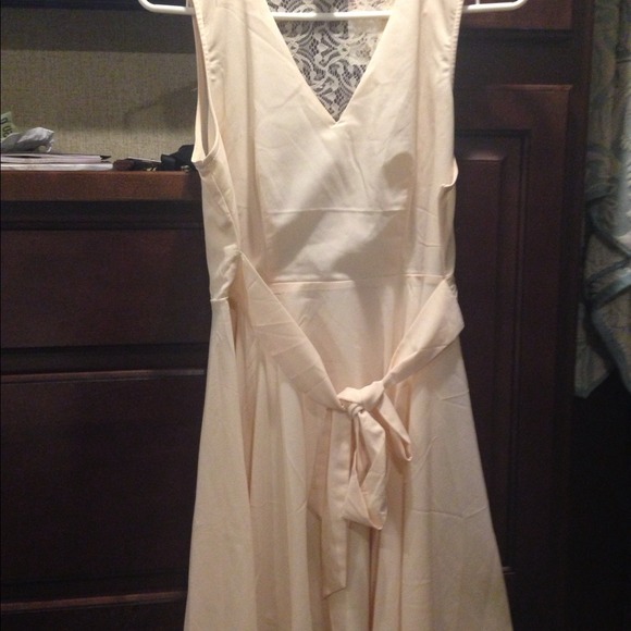 Peach V-neck dress with waist tie