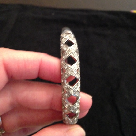 Silver bangle - Picture 2 of 2