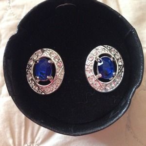 Avon 2 in 1 Earrings (September/Sapphire colored)