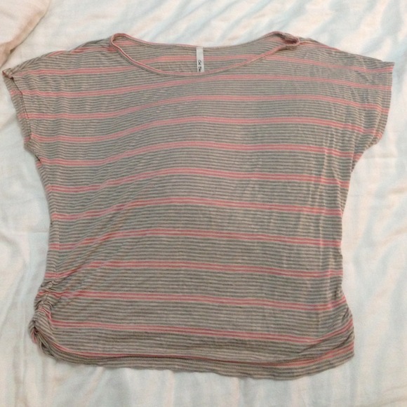 Size L maternity shirt