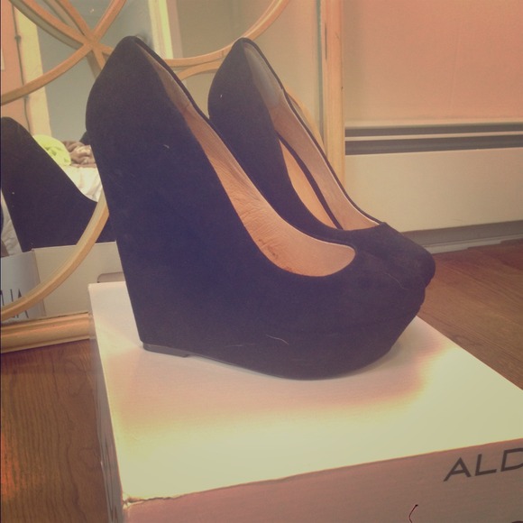 Black suede wedge heels - Picture 1 of 4