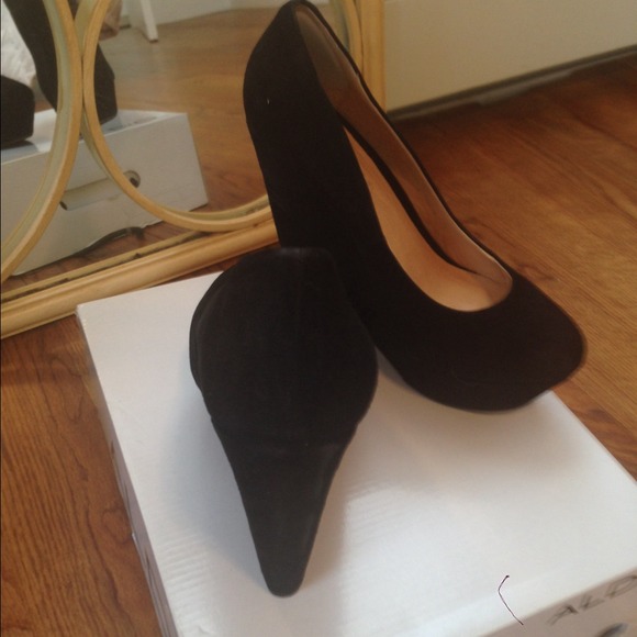 Black suede wedge heels - Picture 3 of 4