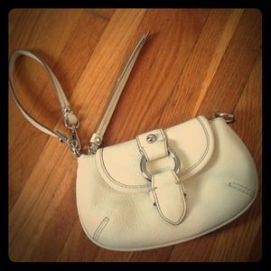 NEW Banana Republic wristlet/small cream purse