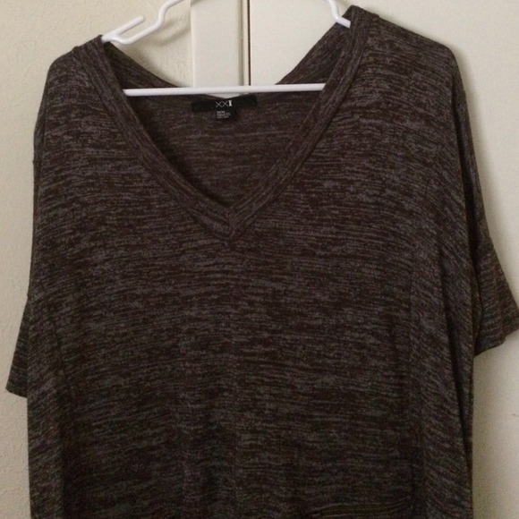 Brown top - Picture 2 of 2