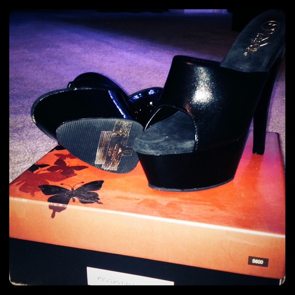 Pleaser shoes New in box
