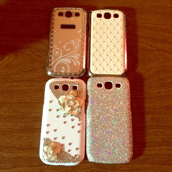 4 Galaxy S3 phone cases.