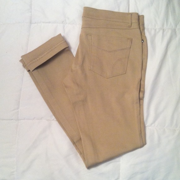 Kaki Jegging and hi low top NWOT