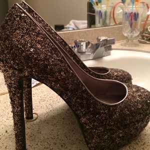 Jessica Simpson heels