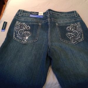 NWT! Bling jeans. Straight leg midrise