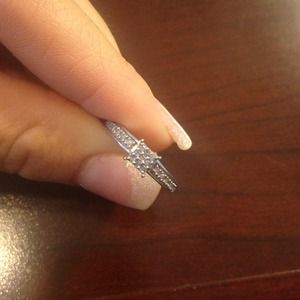 10k White Gold diamond ring