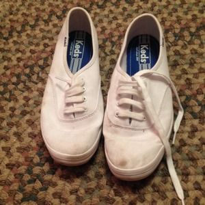 White sneaker keds